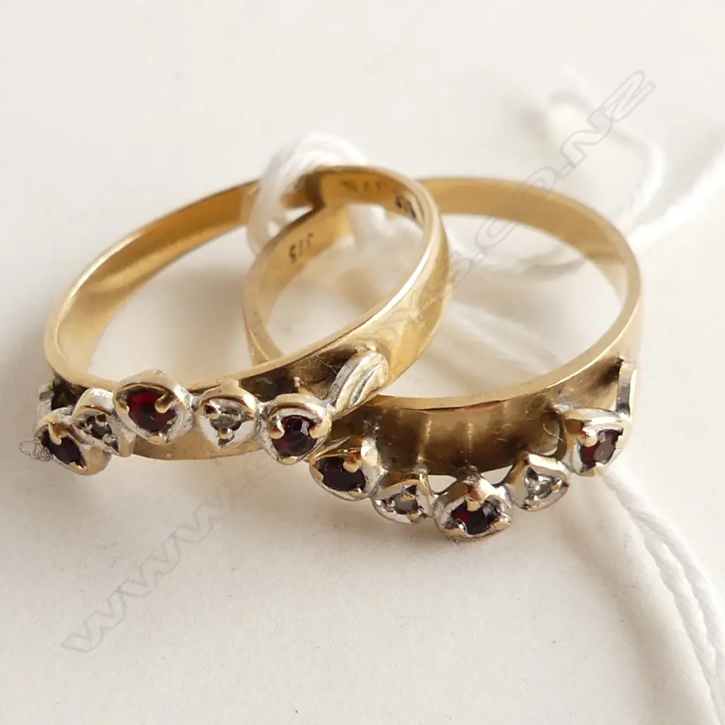 PR 9CT GOLD GARNET & DIAMOND COMPANION RINGS 3.28gms Image 1++