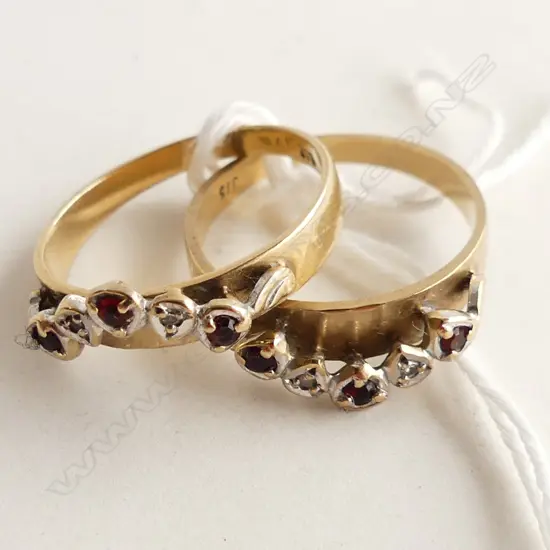 PR 9CT GOLD GARNET & DIAMOND COMPANION RINGS 3.28gms