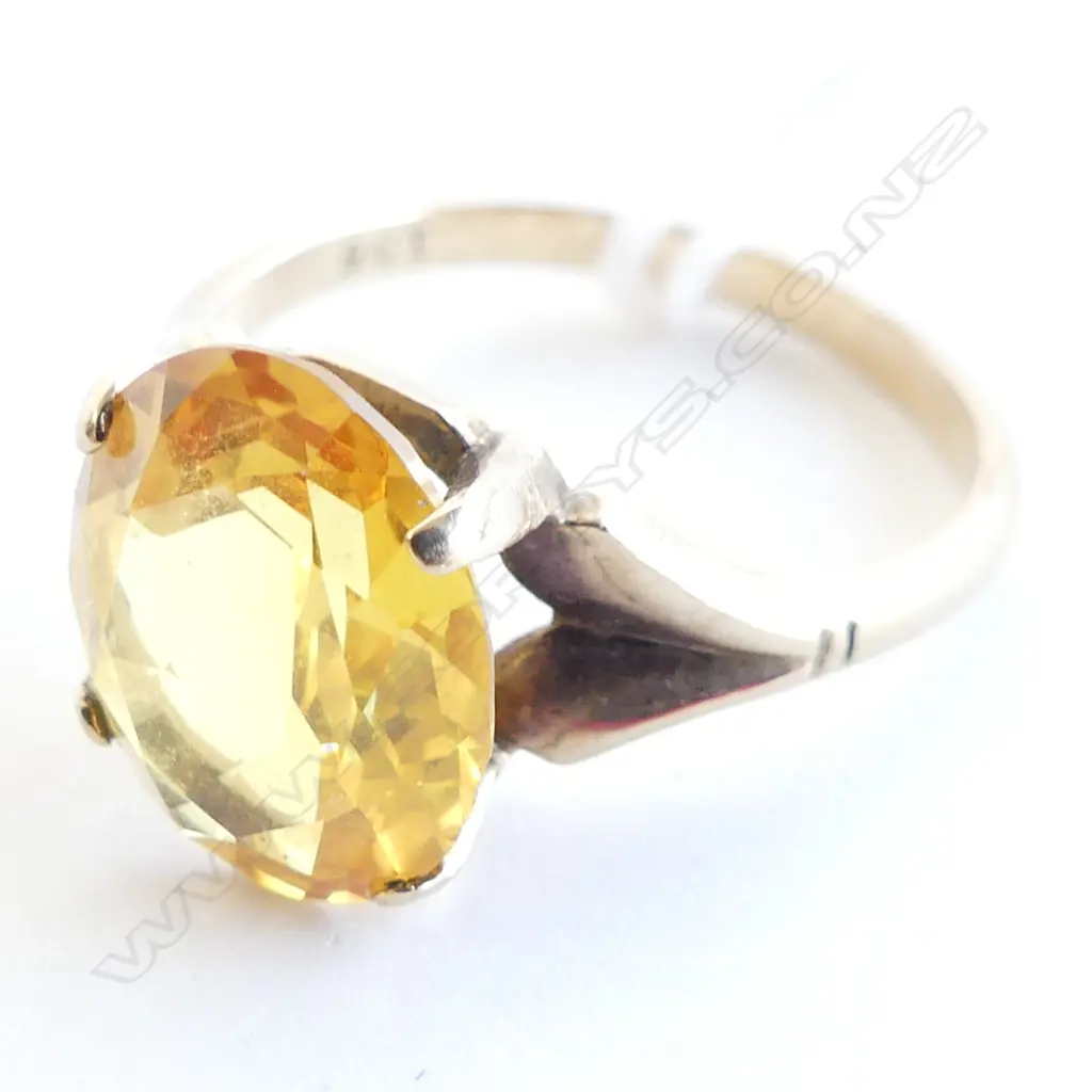 9CT GOLD & YELLOW GEM STONE RING 3GMS SIZE M Image 1++