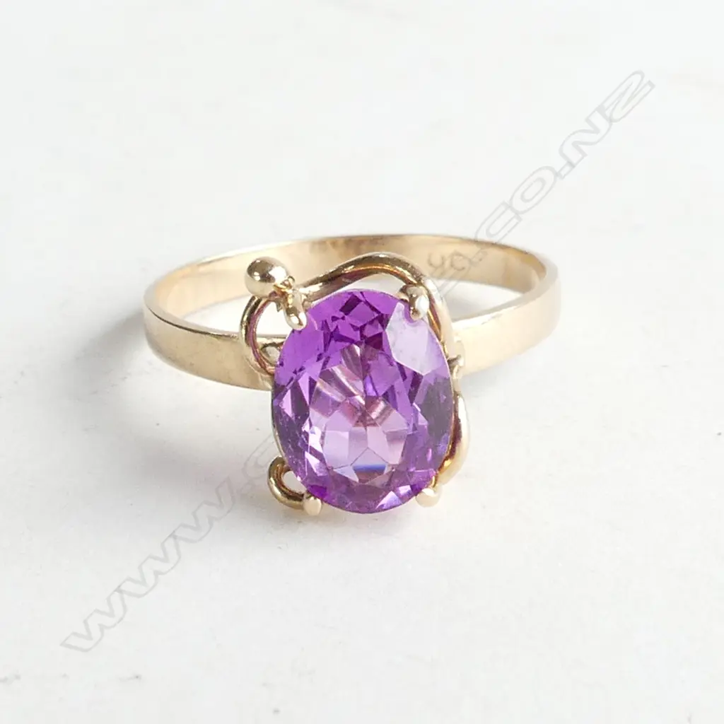 9CT & PURPLE STONE RING 2.1gms  SIZE N 1/2 Image 1++