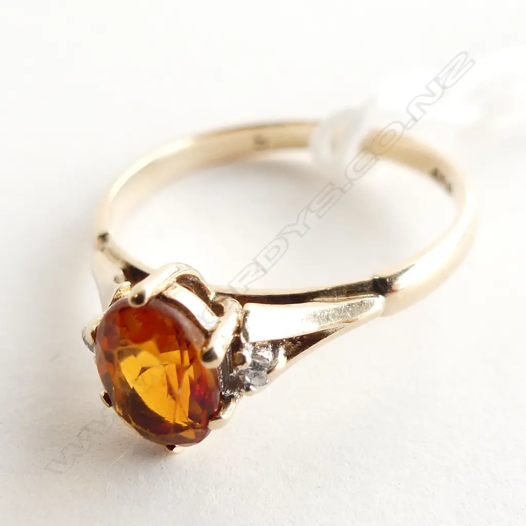 9CT GOLD, DIAMOND & GARNET? RING 1.7GMS SIZE L 1/2 Image 1++