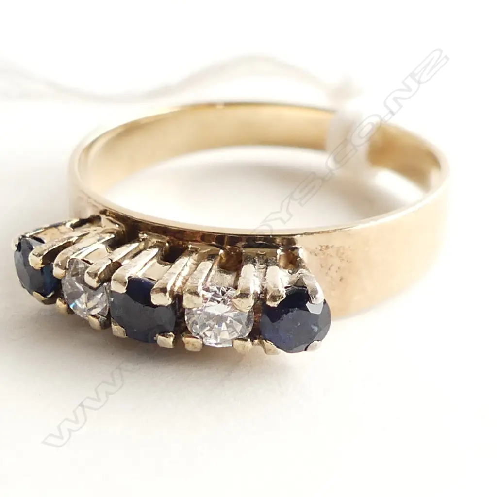 9CT GOLD SAPPHIRE & CZ RING 2.5GMS  SIZE O Image 1++