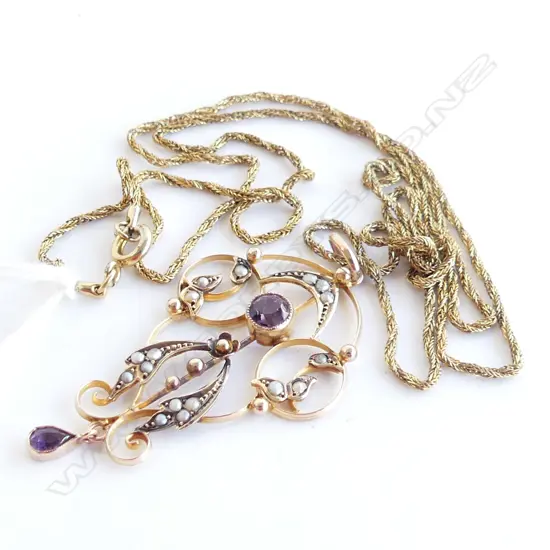 **RTV**  9CT EDWARDIAN PENDANT WITH PLATED CHAIN