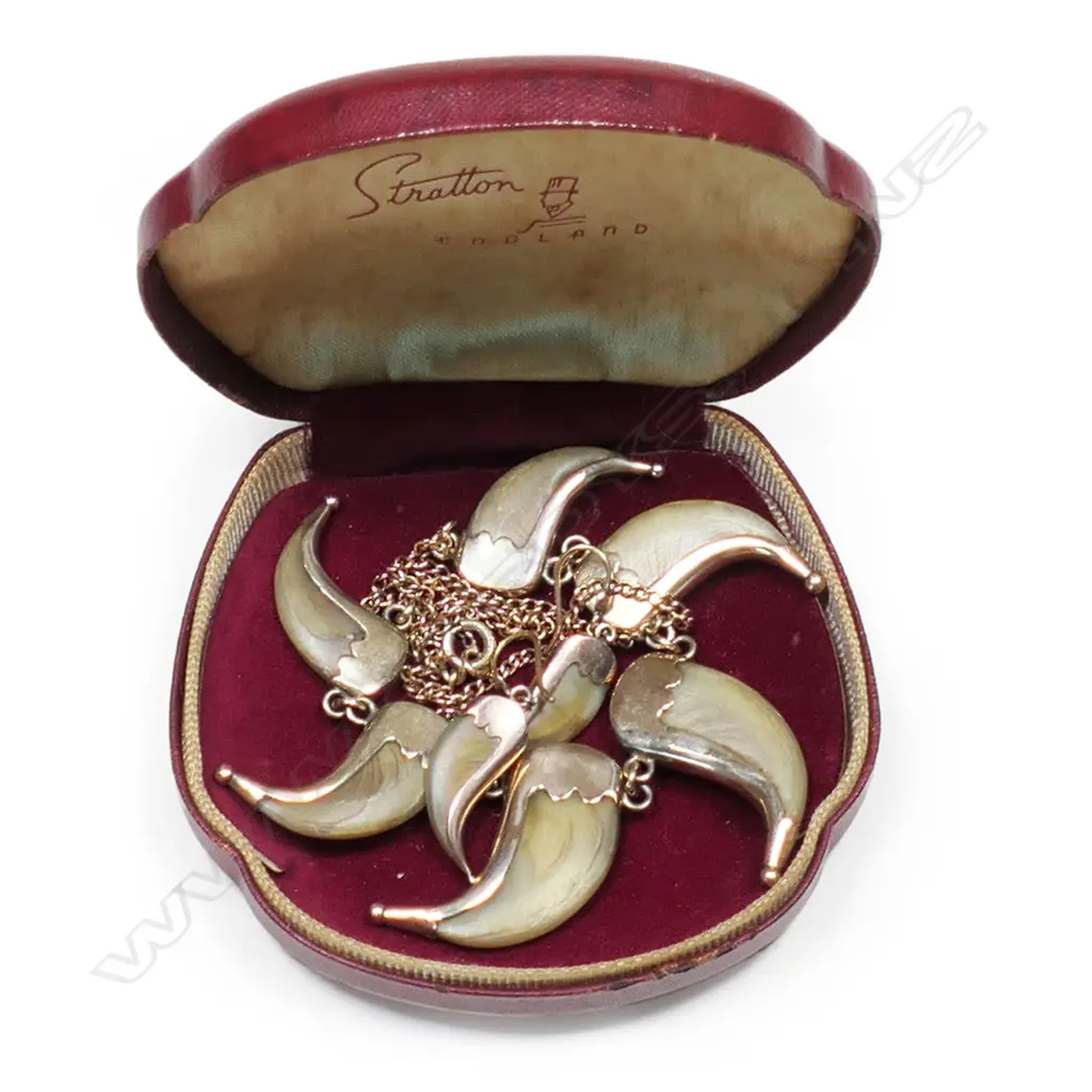 A c1900 six 9ct mounted leopard claw necklace and matching earring set Image 1++