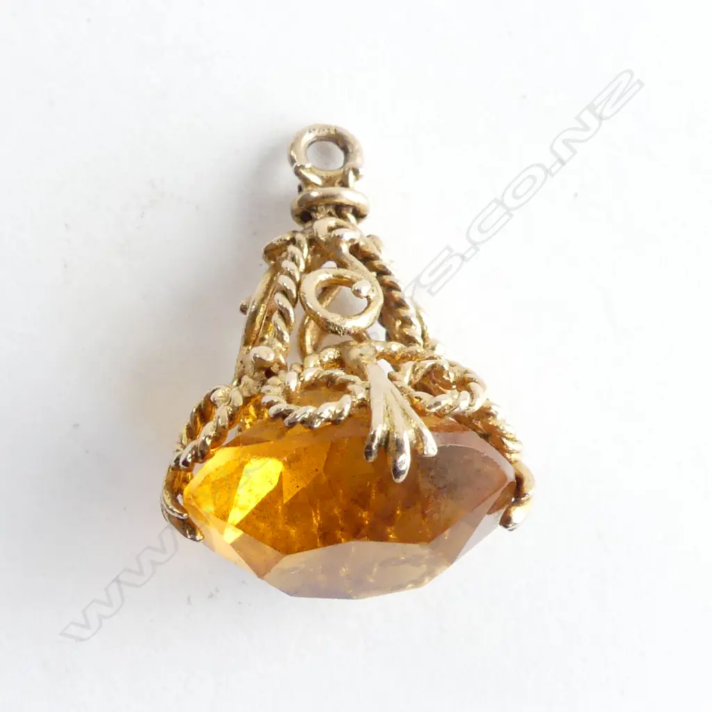 9CT GOLD hallmarked FOB SEAL TYPE PENDANT 7.4gms Image 1++