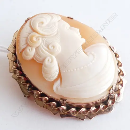 LG 9CT GOLD CAMEO BROOCH 12.3GMS