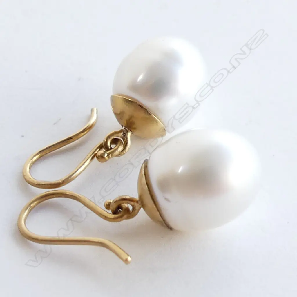 18CT SOUTH SEA PEARL DROP EARRINGS, SHEPHERDS HOOK, 4.6GMS, NEW Image 1++