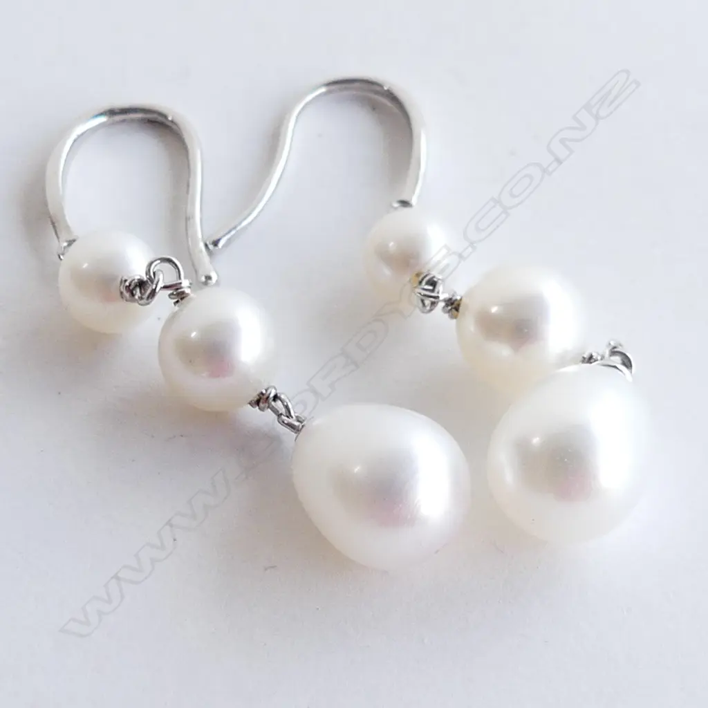 PR NEW SILVER & PEARL DROP EARRINGS, SHEPHERDS HOOK 3.3GMS Image 1++