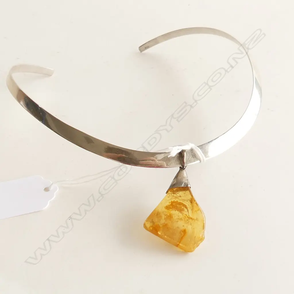 SILVER CHOKER WITH LG AMBER PENDANT  Image 1++