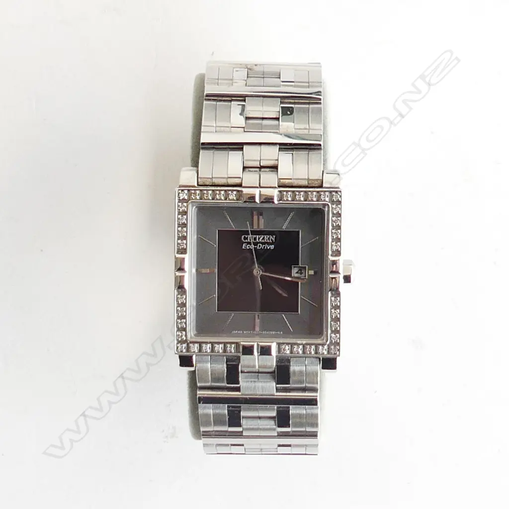 CITIZEN ECO DRIVE WATCH - PERFECT CONDITION, WORKING & IN ORIGINAL BOXING Image 1++