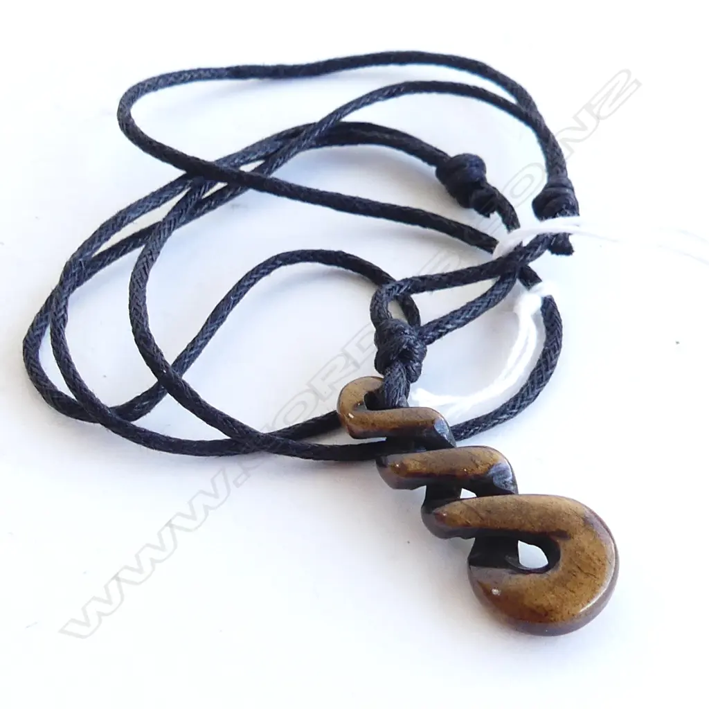 HAND MADE MAORI TRIPLE TWIST CARVED YAK BONE PENDANT ON BLACK CORD Image 1++