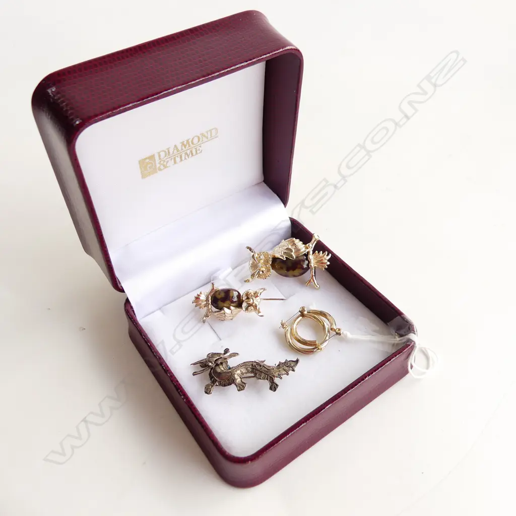 3 VINTAGE BROOCHES; 2 OWLS & 1 DRAGON + PR GOLD TONE HOOP EARRINGS  Image 1++