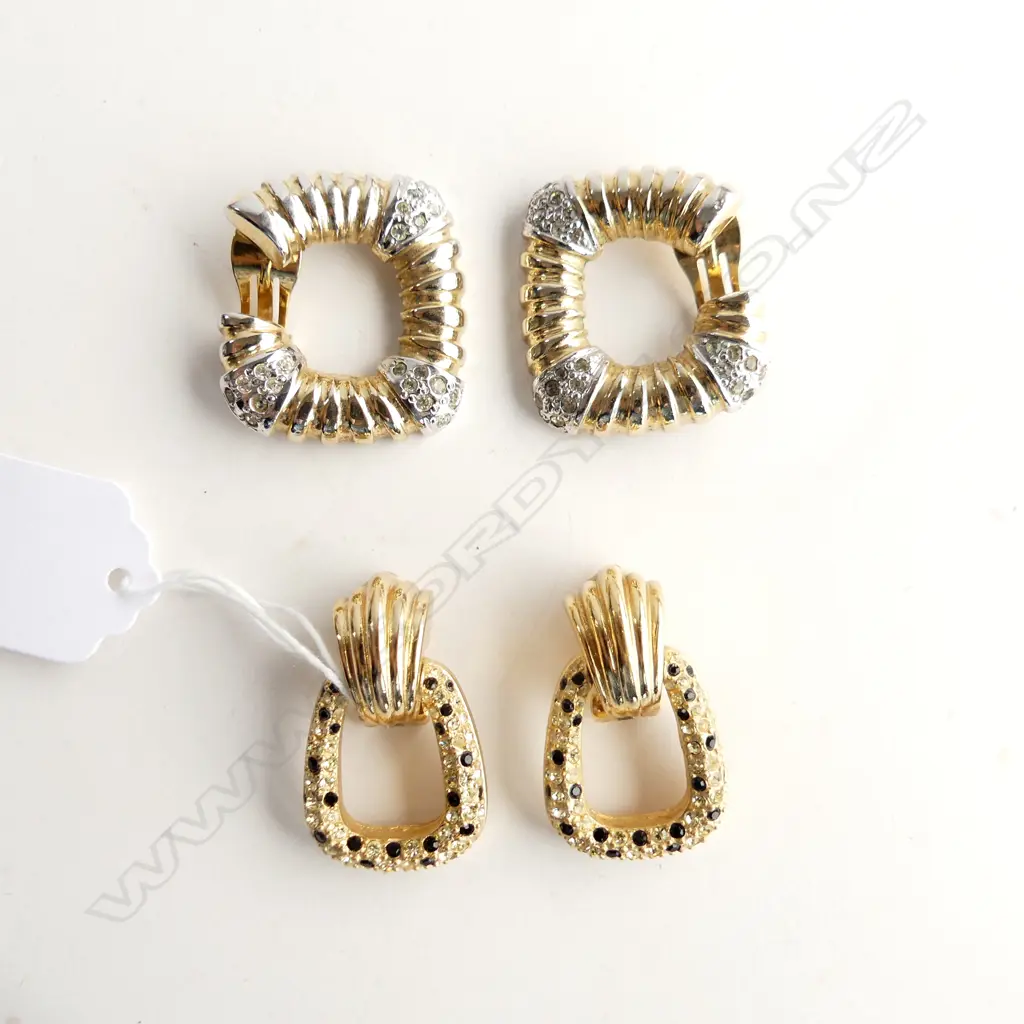 2 PRS DESIGNER GOLD PLATE CLIP ON EARRINGS; VALENTINO & CHRISTIAN DIOR H.38mm  Image 1++