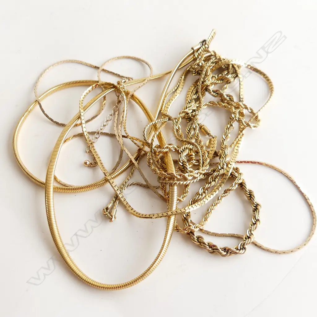 6 ASST GOLD TONE CHAINS, INCL EMMA PAGE Image 1++