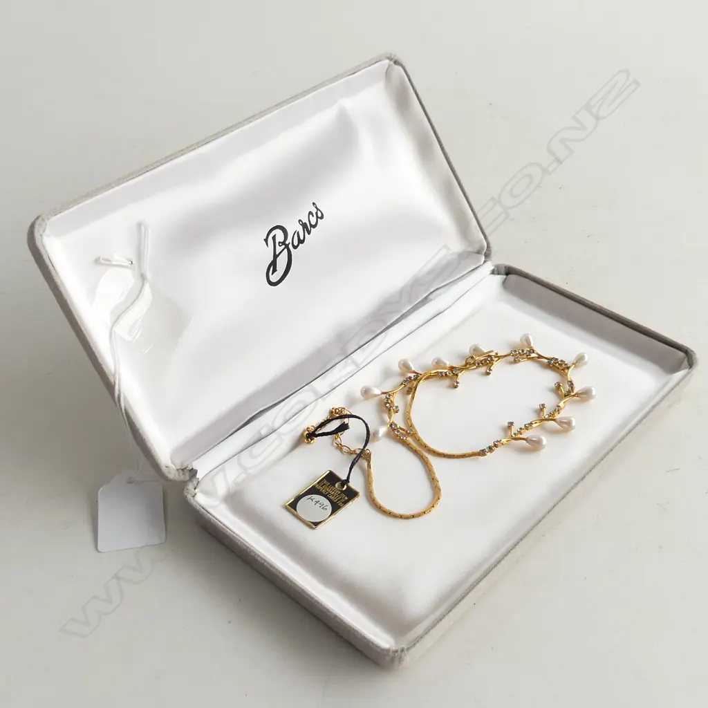 22CT GOLD PLATED COSTUME NECKLACE (boxed) Image 1++