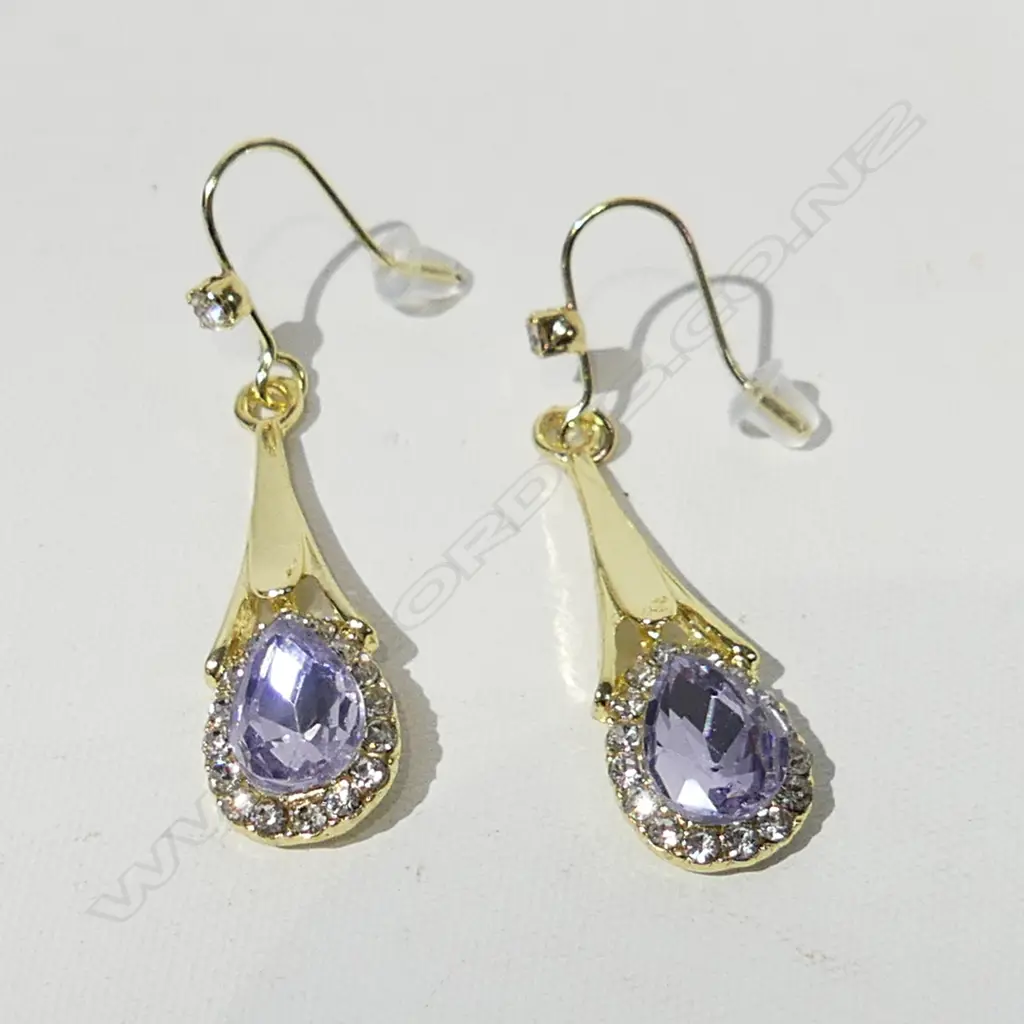 PINK ZIRCON DROP EARRING WITH SILVER GILT FINISH  Image 1++