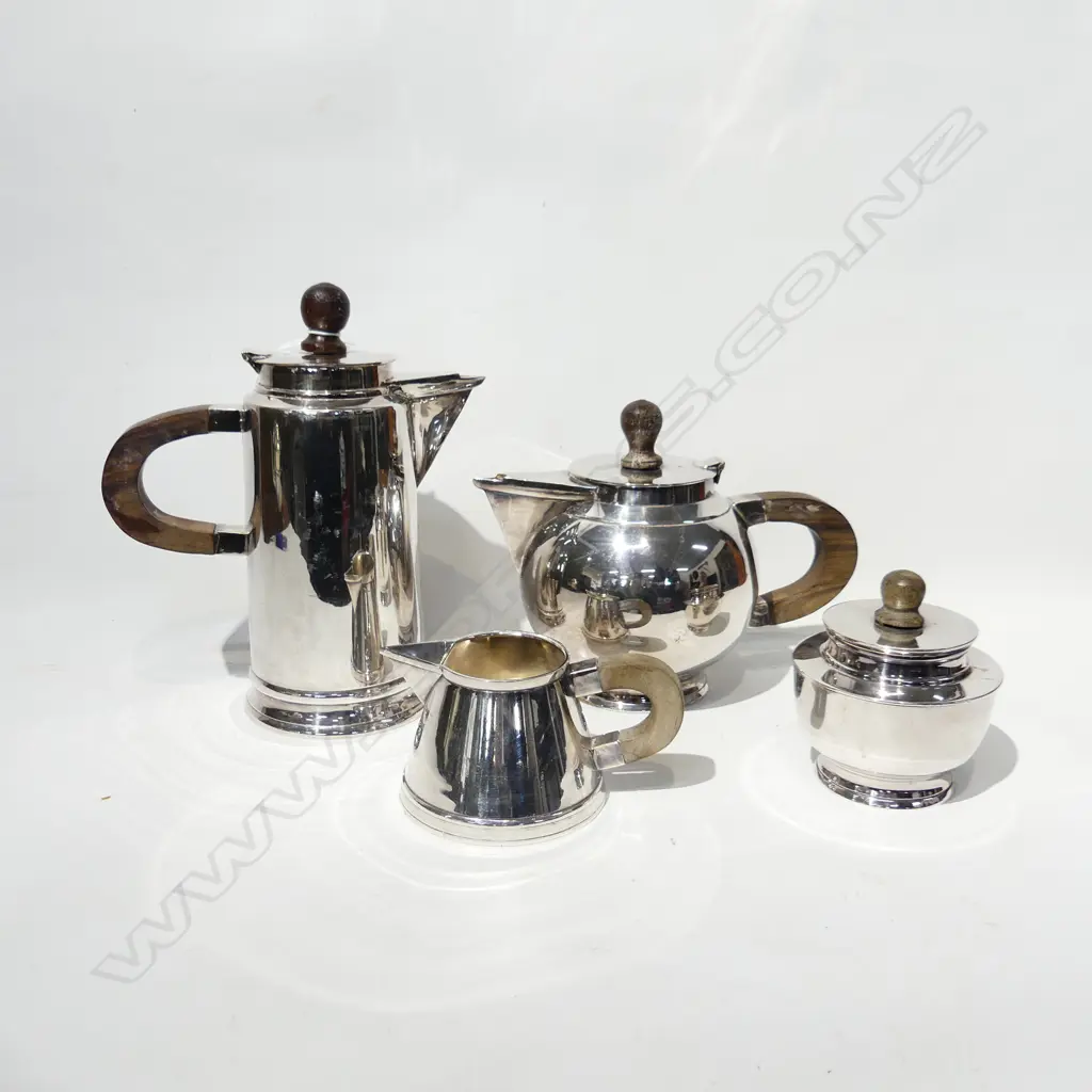 4 PCE SILVER PLATE TEA & COFFE SET; 2 JUGS H.320mm, MILK & LIDDED SUGAR Image 1++