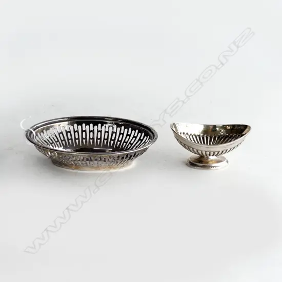 2 SMALL STG DISHES; PIERCED L.150mm B'HAM 1911, SALT LONDON 1893 129 GRAMS