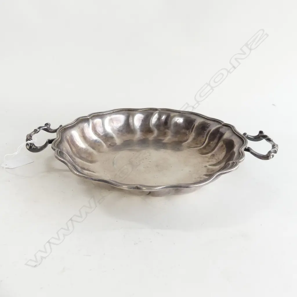 ANTIQUE GERMAN SILVER 2 HANDLED DISH 582 GRAMS Image 1++