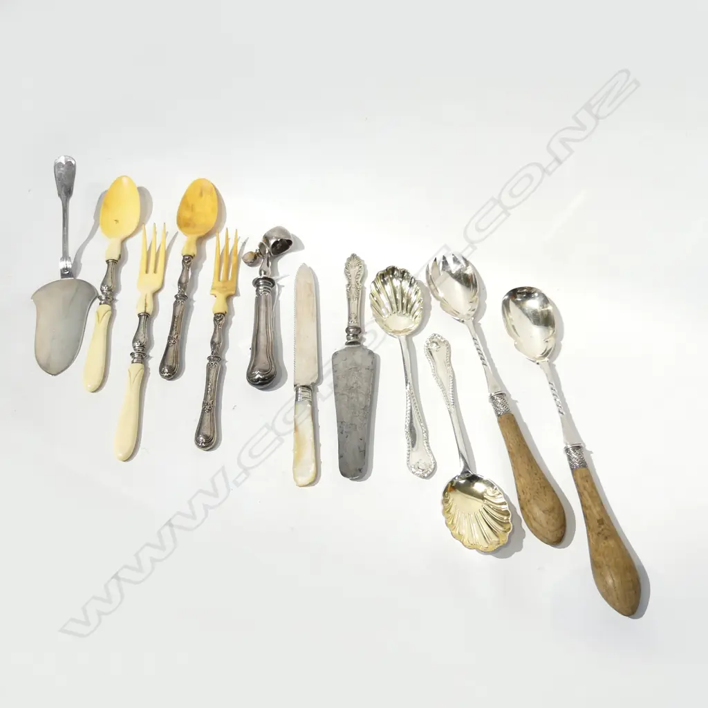 12 PCES VINTAGE SERVING CUTLERY; 4 PRS SERVERS, 800 SILVER CAKE SERVER 90 GRAMS, ETC Image 1++
