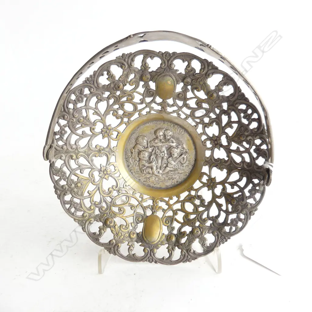 800 SILVER PIERCED HANDLED DISH 140mm dia 127 GRAMS Image 1++