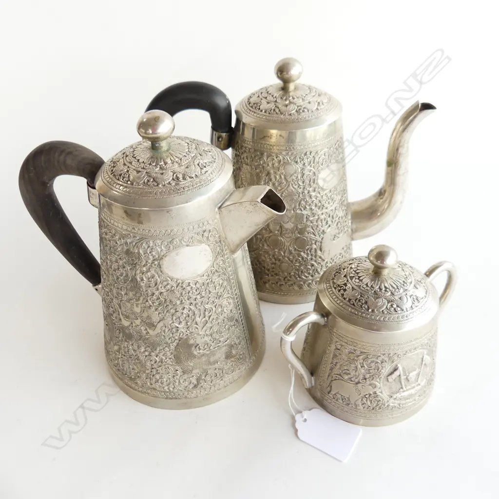 MACLEOD CLAN COAT OF ARMS SILVER PLATE COFFEE POT, TEA POT (H.180MM) + LIDDED SUGAR BOWL Image 1++