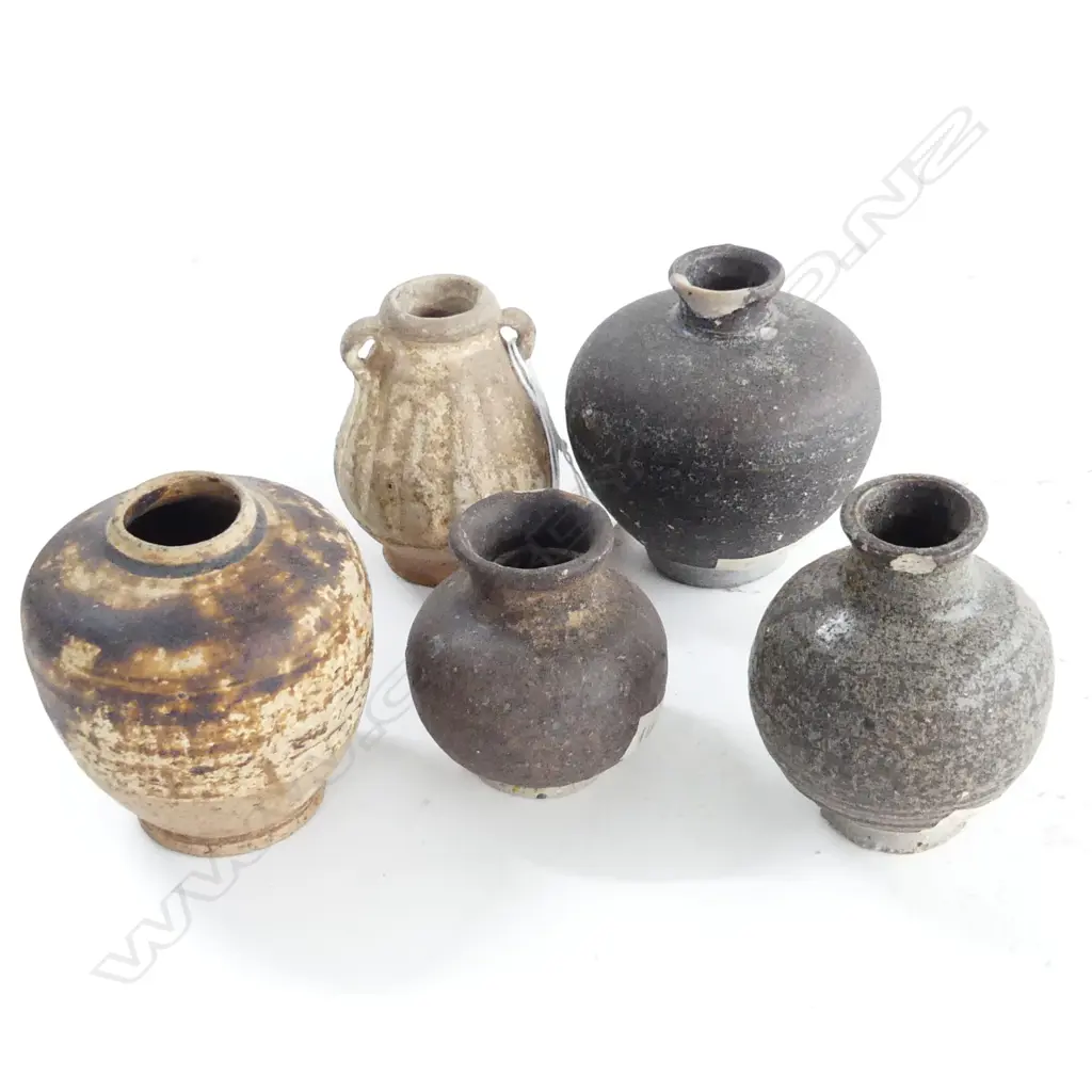 5 ORIENTAL BROWNWARE VESSELS H.75mm Image 1++
