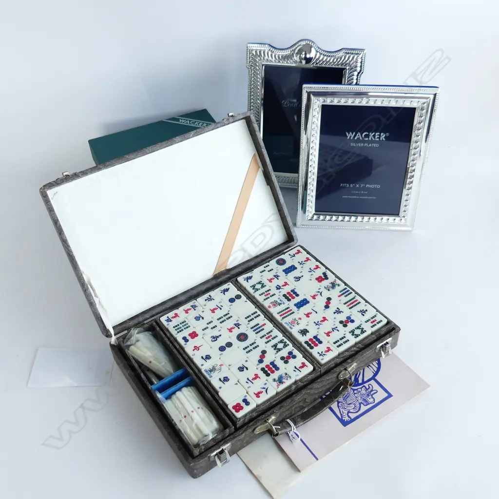 VINTAGE CASED MAH JONG SET  Image 1++