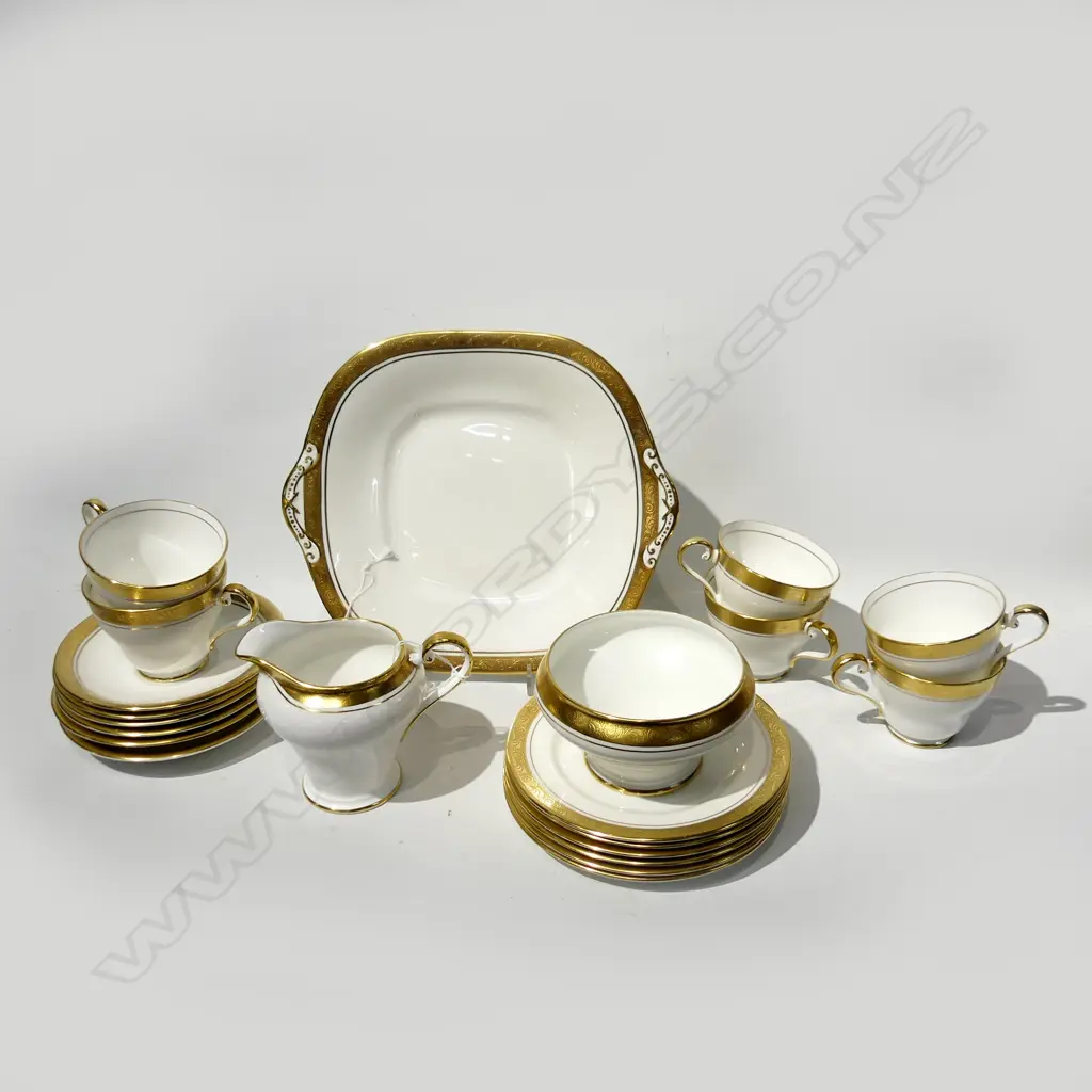 21 PCT AYNSLEY "ARGOSY' TEASET; 6 TRIOS, CAKE PLATE, JUG & SUGAR BOWL Image 1++