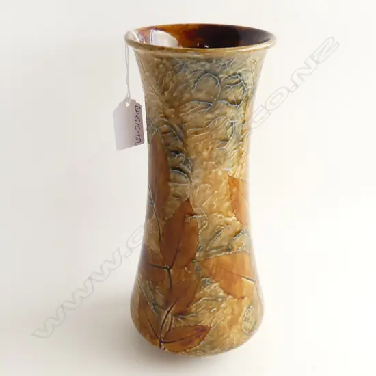 R/DOULTON STONEWARE LEAF DECORATED VASE H.240mm
