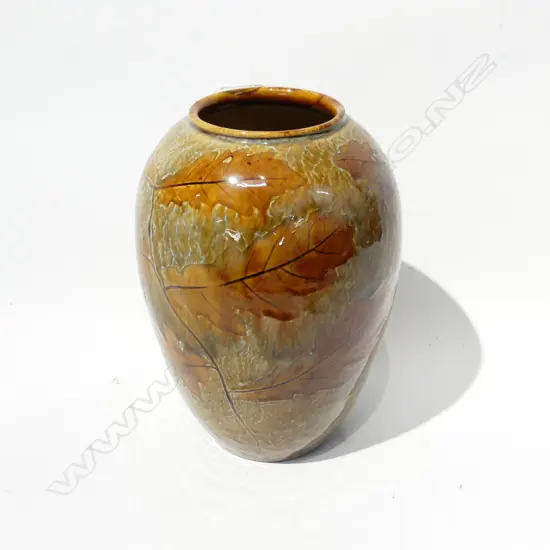 R/DOULTON STONEWARE LEAF DECORATED OVOID VASE H.175mm