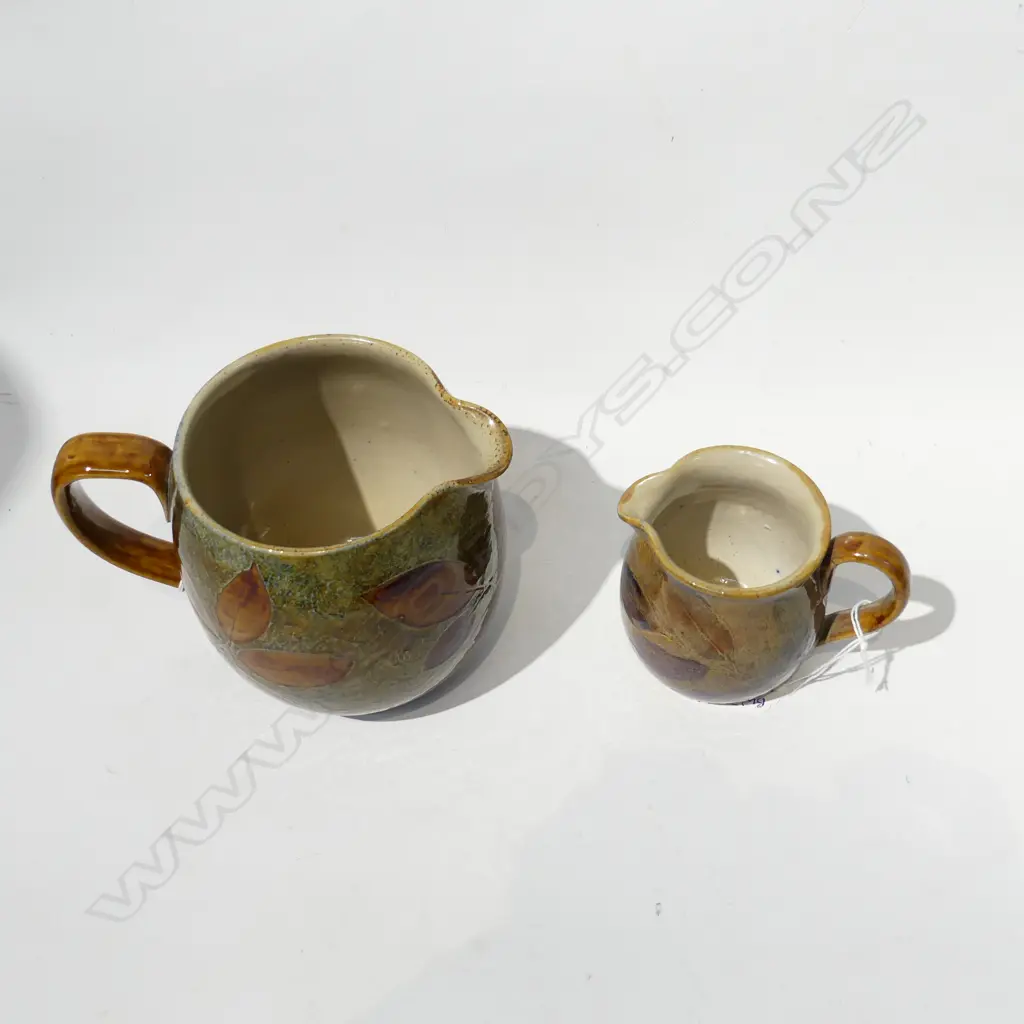 2 R/DOULTON STONEWARE LEAF DECORATED JUGS H.125 / 85mm Image 1++