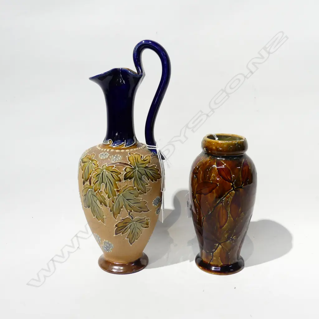 R/DOULTON STONEWARE LEAF DECORATED JUG H.255mm & VASE H.150mm Image 1++