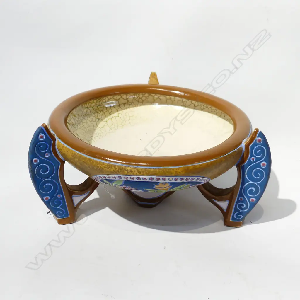 IMPERIAL AMPHORA THREE FOOTED COMPORT WITH THREE ENAMEL VIGNETTES. DIA. 230mm Image 1++