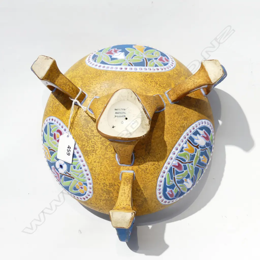 IMPERIAL AMPHORA THREE FOOTED COMPORT WITH THREE ENAMEL VIGNETTES. DIA. 230mm Image 1++