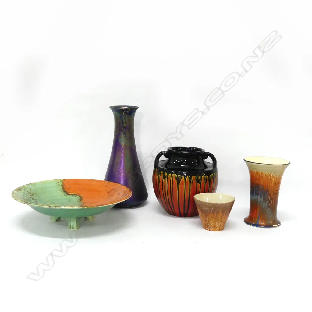 5 PCES EARLY 20thC CERAMICS; RUSKIN PURPLE LUSTRE VASE AF H.240mm, CROWN DEVON FOOTED PLATE 250mm dia, 3 VASES Image 1++