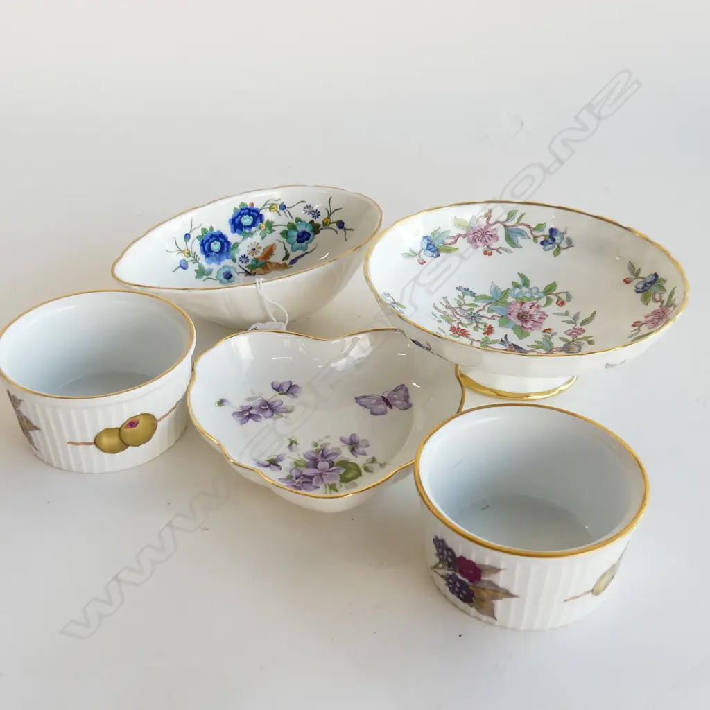 FIVE PIECES OF ASSRTD CHINA - NOT THIS VENDOR NOW BW676/52 Image 1++