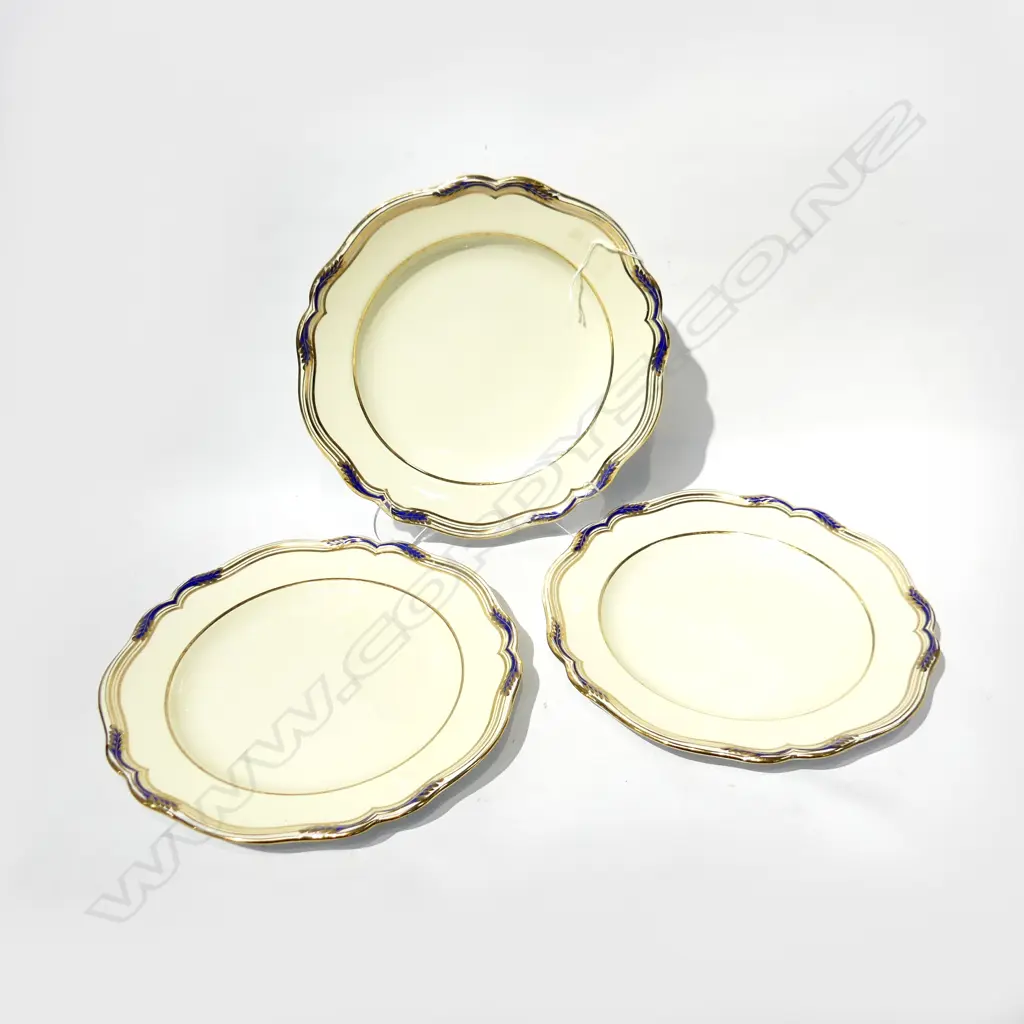 3 SPODE 'SUTHERLAND' DINNER PLATES, DIA 270MM Image 1++