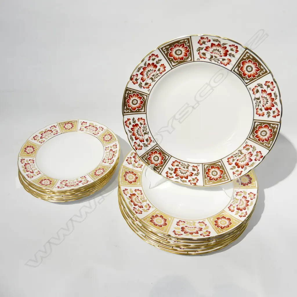 ROYAL CROWN DERBY 'DERBY PANEL' PLATES; 8 DINNER (DIA 270MM) & 8 LUNCHEON (DIA 215MM) Image 1++