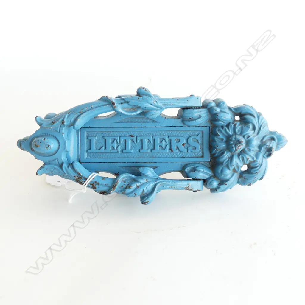 VICTORIAN CAST IRON DOOR KNOCKER WITH 'LETTERS' ON SPRING MECHANISM IN BLUE, EX GOLDEN BAY, STAMPED 295B L. 240MM Image 1++