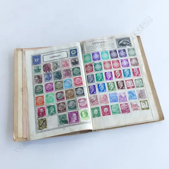 VINTAGE WORLD STAMP ALBUM C.1900-1950