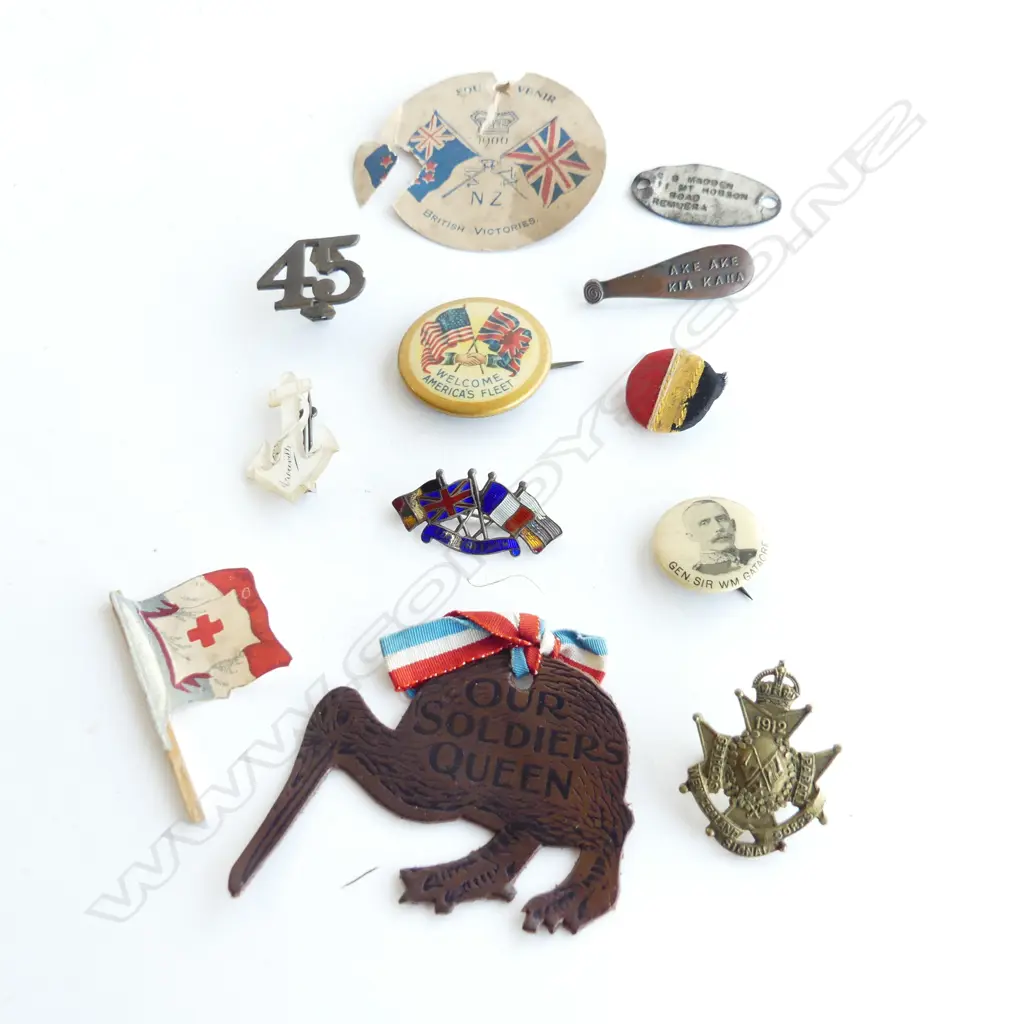 WW1 & BOER WAR PERIOD COLLECTIBLES X 13 - AKE AKE KIA KAHA COPPER MERE PATU, ENAMEL ALLIES BADGE, MOP ANCHOR ETC.. Image 1++