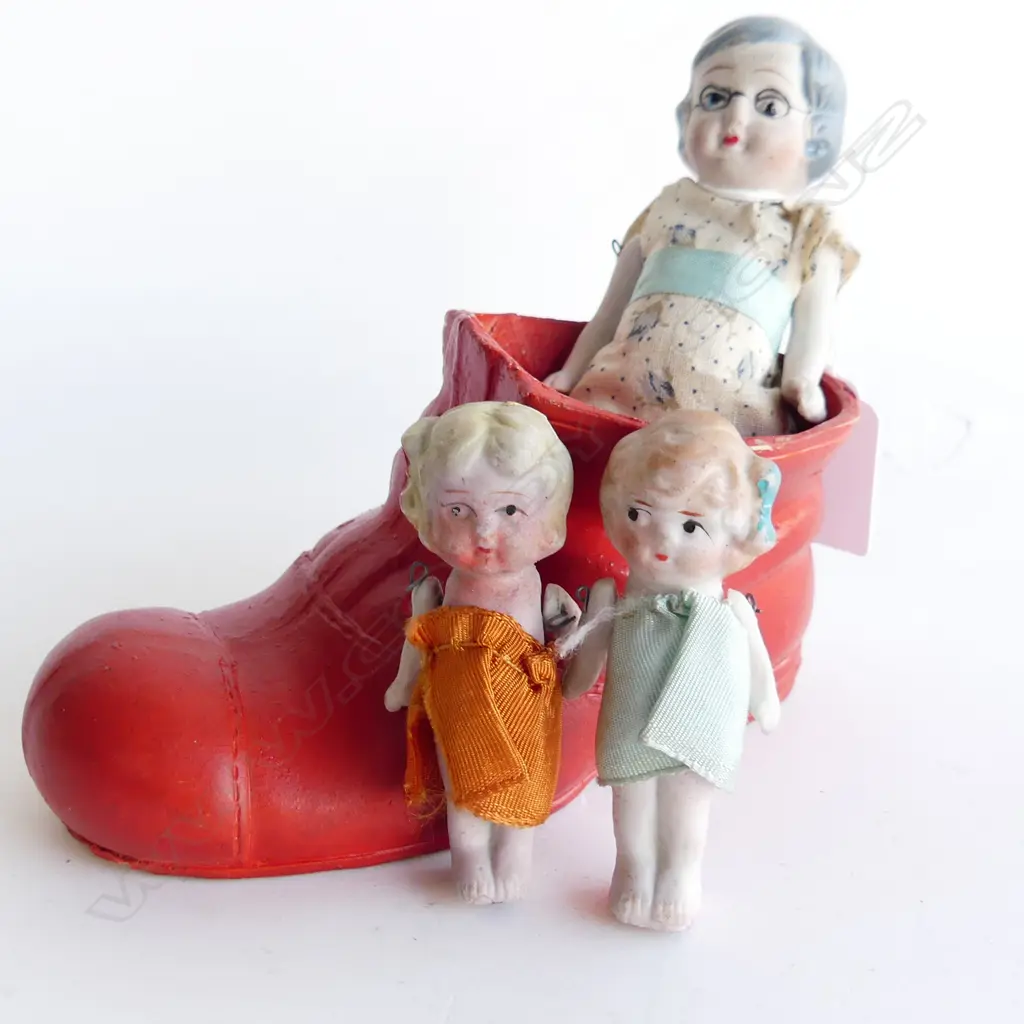 VINTAGE 1930s JAPANESE BISQUE TOY 'GRANDMAS HAPPY FAMILY' ORIG. BOX W.135mm Image 1++