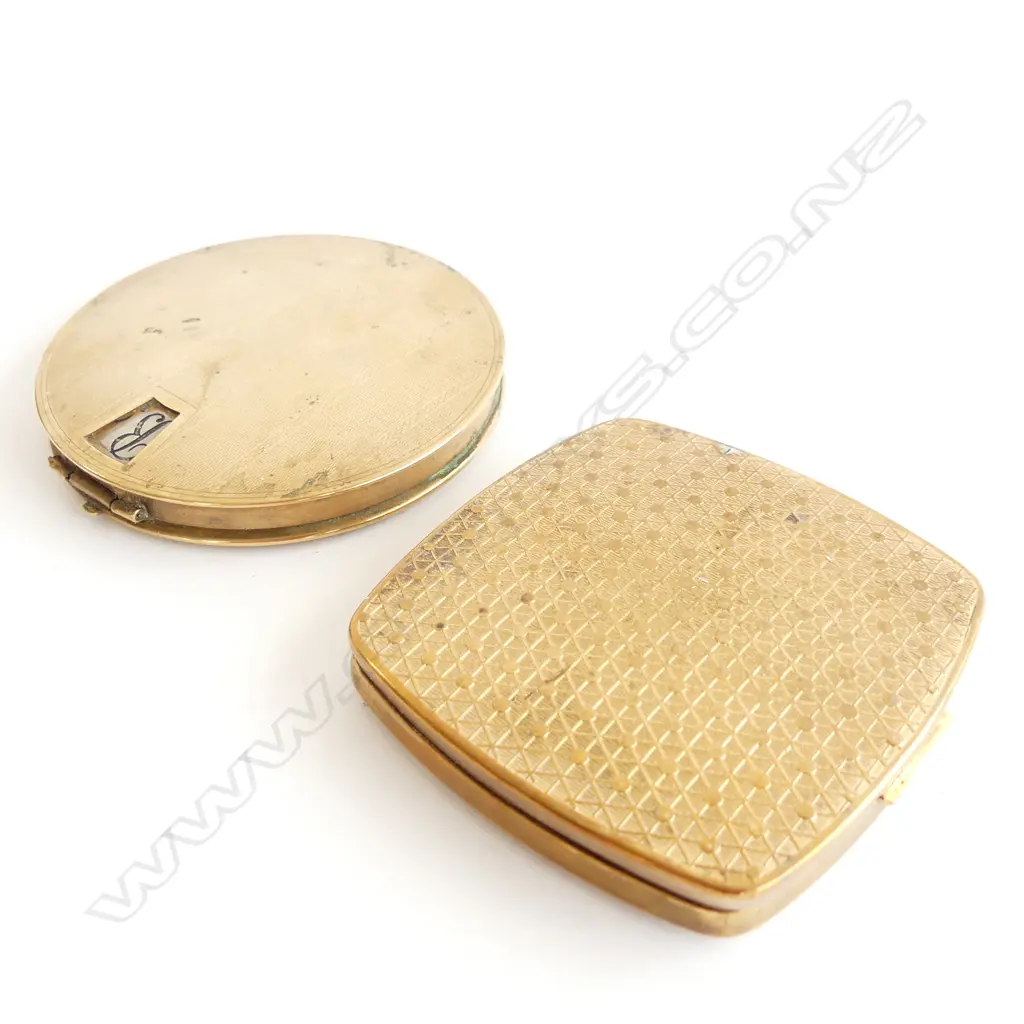 2 VINTAGE POWDER COMPACTS - ONE MINOR A/F Image 1++