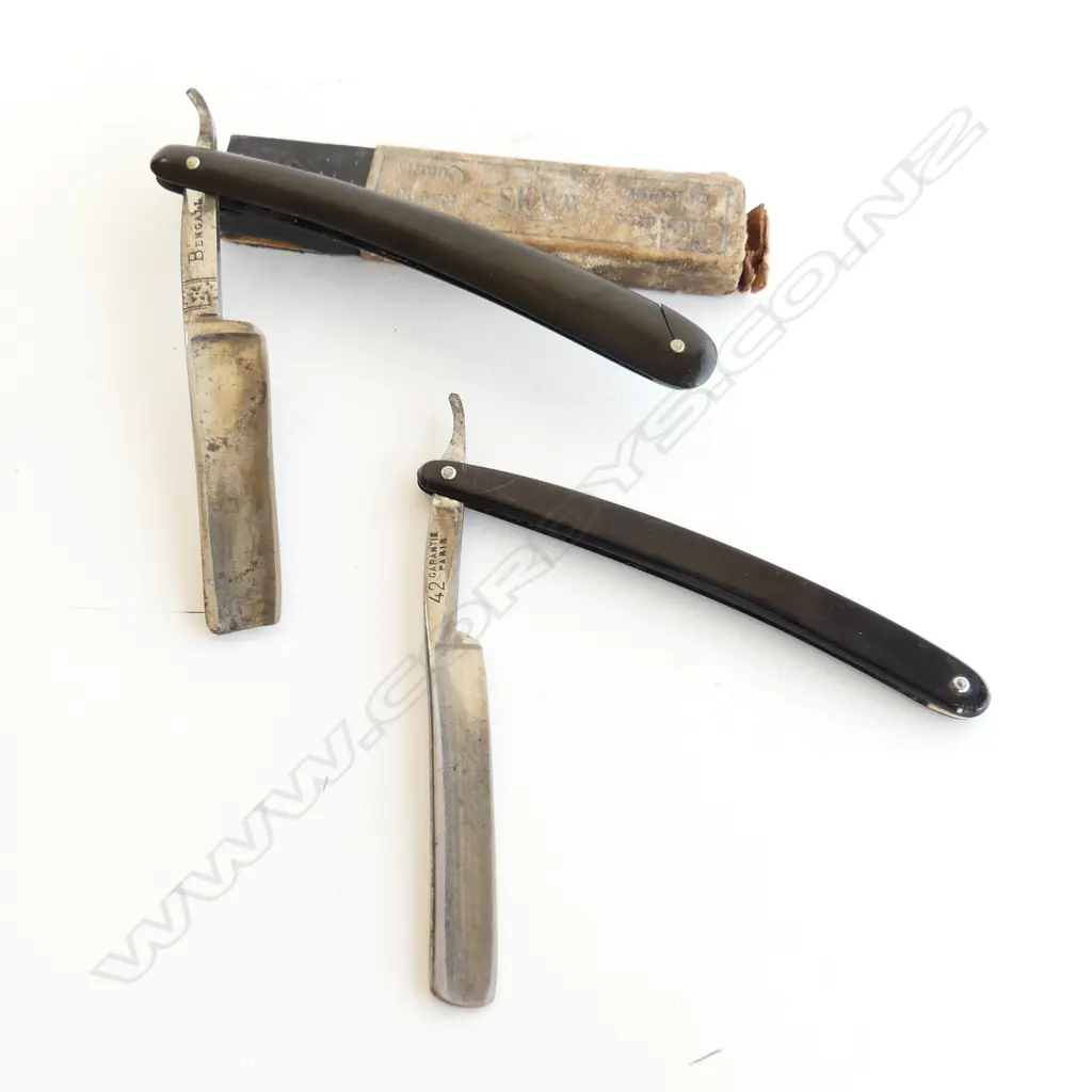 TWO CUT THROAT RAZORS, GRANTIE PARIS & CADMAN BENGAL SHEFFIELD Image 1++