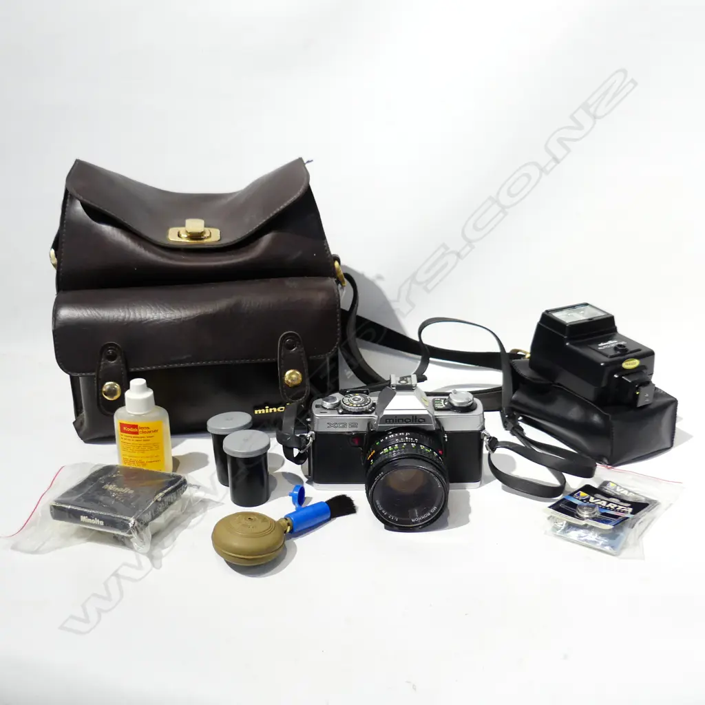 VINTAGE MINOLTA XG2 CAMERA & CASE Image 1++