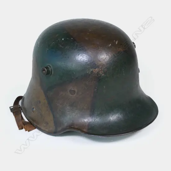 GERMAN WWI M16 CAMOUFLAGE COMBAT HELMET w original leather lining