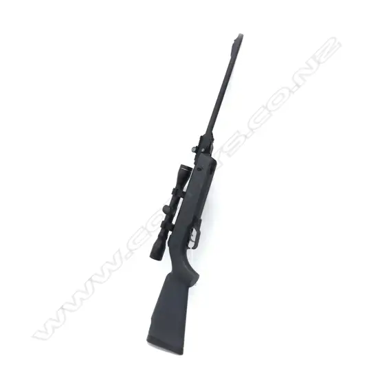 AIR RIFLE WITH SCOPE .177 L.935mm Buyer must be18years or older
