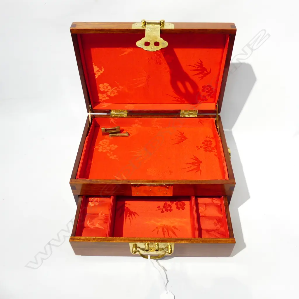 ORIENTAL MAHOGANY JEWELLERY BOX w. MoP INLAY W.320mm Image 1++