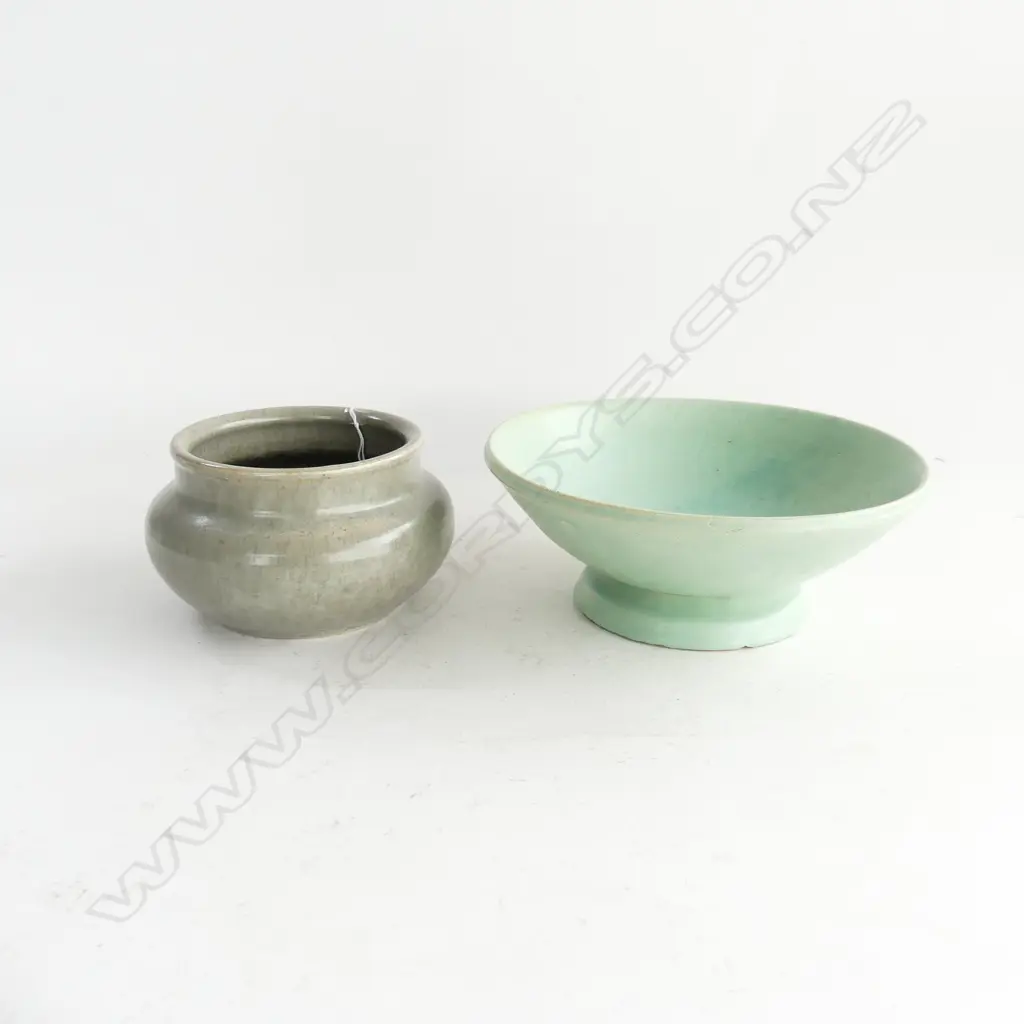 OLIVE JONES NZ POTTERY BOWL & VASE (a/f) D. 220MM,  D 140MM Image 1++